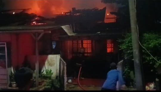 Kosong Ditinggal Mudik, Rumah di Pamulang Ludes Dilahap Si Jago Merah Foto : Ist