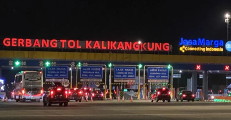 Pemudik Manfaatkan Diskon Tarif Tol, Volume Lalin Meningkat Foto : Ist