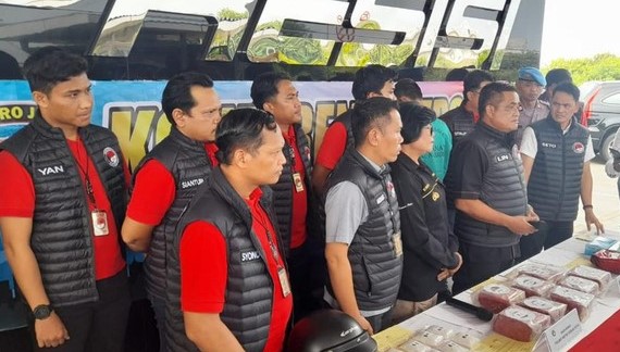 Satresnarkoba Polres Metro Bekasi Tangkap Kurir Sabu, 10,56 Kg Diamankan Foto : Ist