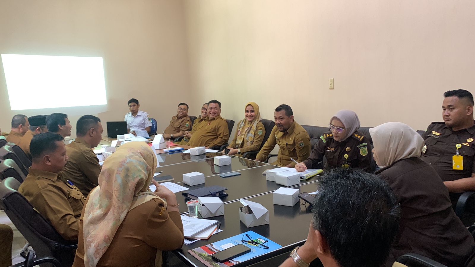 Tagih Tunggakan Pajak, Bapenda Banten Gandeng Kejati Foto : Istomewa