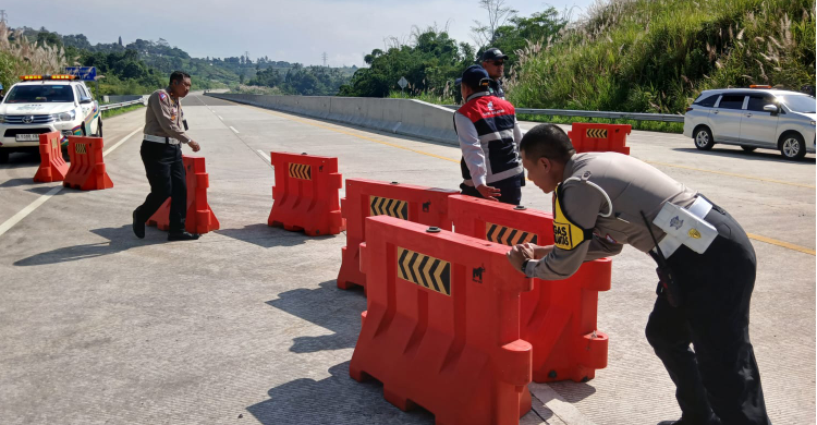 Urai Kemacetan, Tol Bocimi Ruas Cigombong-Cibadak Hari Ini Dibuka Gratis Foto : Ist