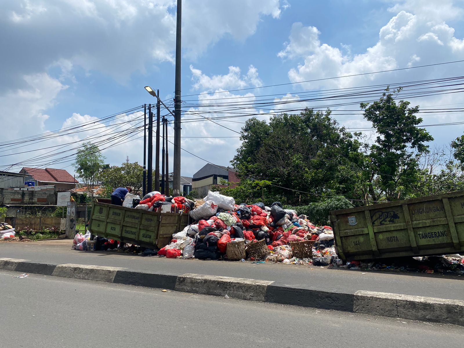 Volume sampah pasca lebaran ada kenaikan sampai 20 persen.(dra)