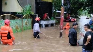 38 RT Di Jakarta Terendam Banjir Setinggi 30 cm Hingga 2,6 Meter Foto : Ist