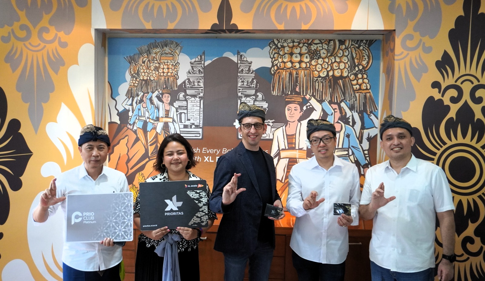 Agar Pelanggan Nyaman, XL Center Bali Kini Bernuansa Liburan Foto : Istimewa