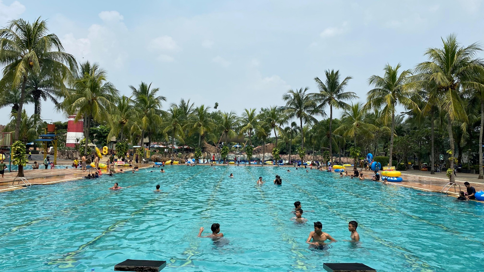 Citra Raya Water World, Masih Menjadi Kolam Renang Favorit Warga Tangerang Foto : Mg.Fikri