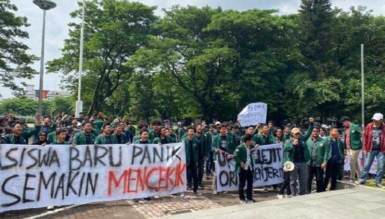 Gelombang Protes UKT Naik Berlangsung Di Sejumlah Wilayah Tanah Air Foto : Ist