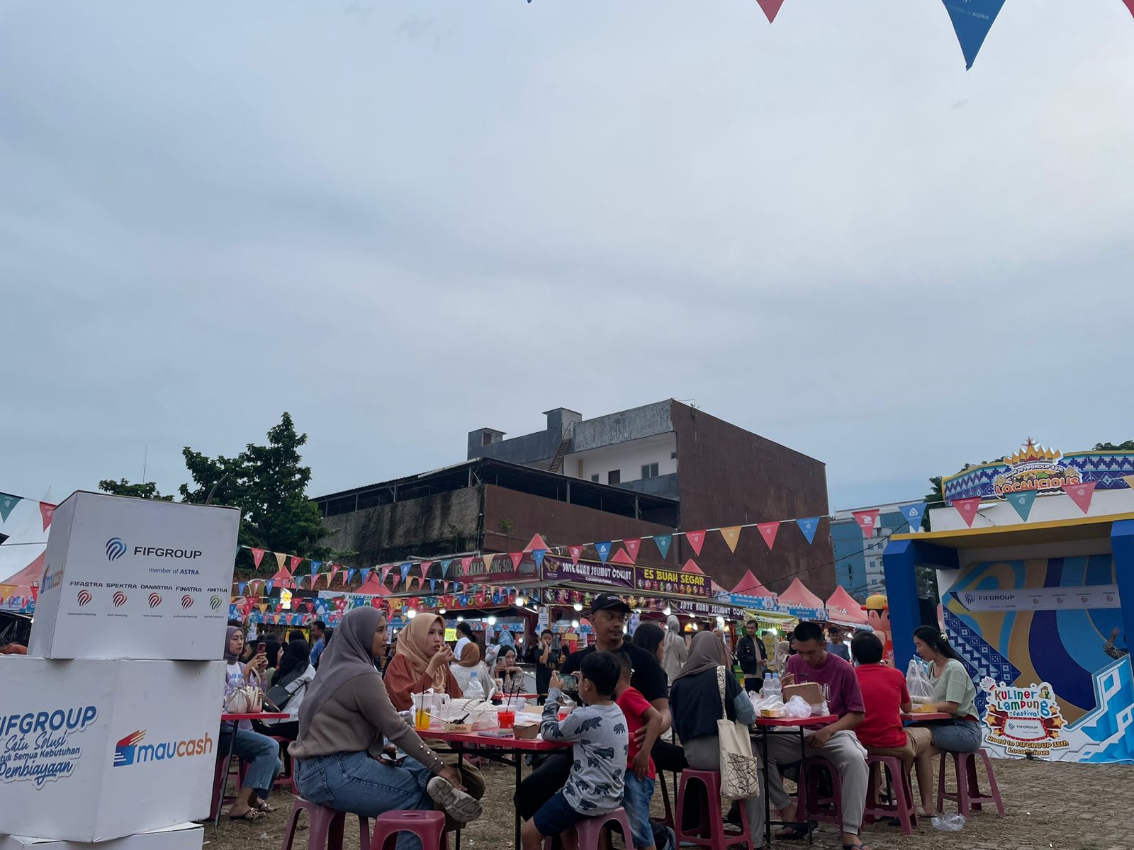 HUT ke-35 FIFGROUP, Maucash Ramaikan Kuliner Lampung Festival Foto : Ist