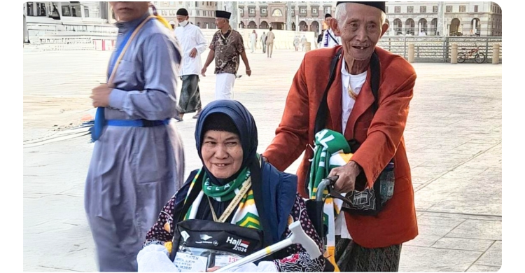 Kisah Romantis Jemaah Haji Kakek Ahmadupo dan Nenek Minten. Foto : Ujang Sunda/Tangsel Pos
