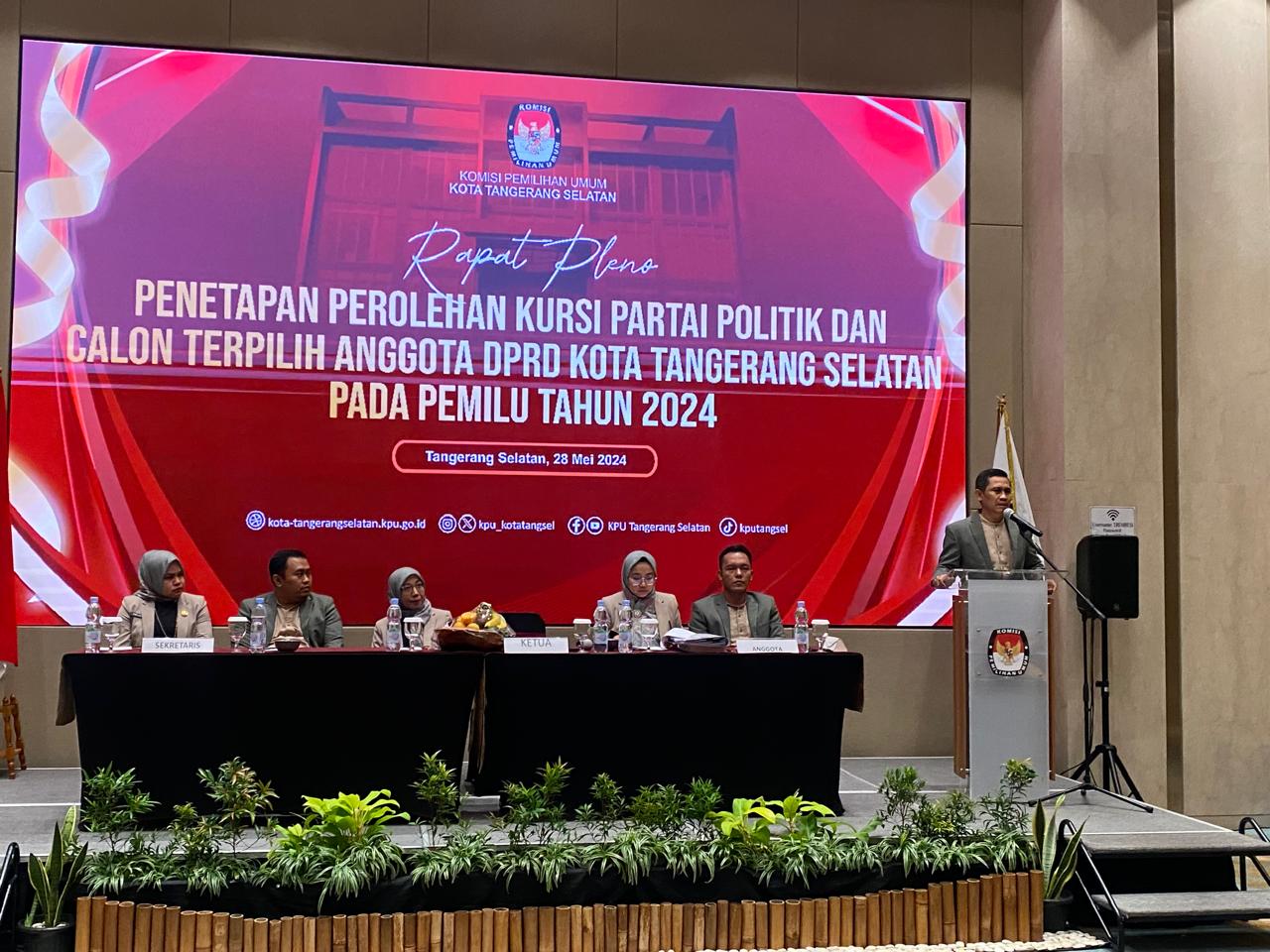 Pelantikan Caleg Terpilih, KPU Tangsel Koordinasi Ke Provinsi KOU Kota Tangsel menetapkan 50 Caleg terpilih hasil Pileg 2024.(dra)