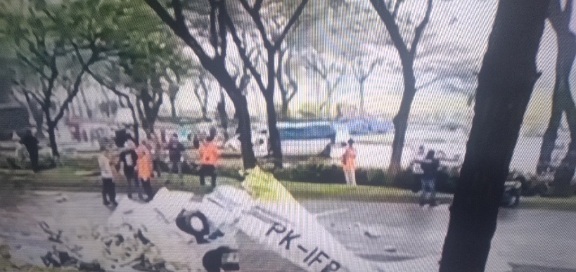 Pesawat Jatuh di Lapangan Sunburst BSD, Ada Korban Tewas Foto : Ist
