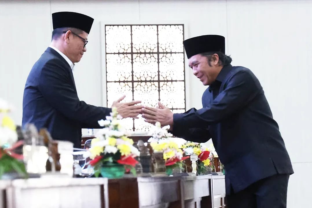 Pj Gubernur Banten Al Muktabar: Pembinaan dan Pengembangan BUMD Berkontribusi Tingkatkan PAD Foto : Ist
