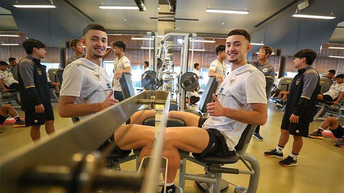 Playoff Olimpiade 2024 Pasukan STY saat melakukan latihan fisik. Foto : Ist