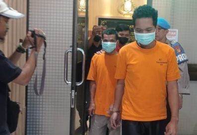Polisi Tangkap Pencuri Ban Mobil, Pelaku Sopir Taksi Online yang Terlilit Utang Foto : Ist