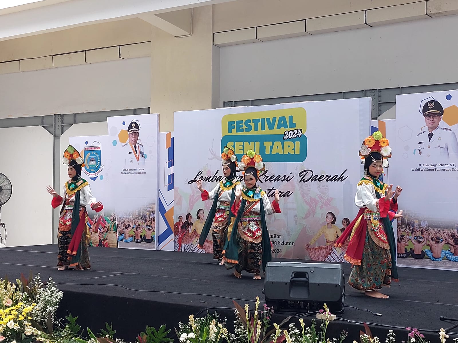 Ratusan Siswi Berlenggok Bak Penari Profesional, Dindikbud Tangsel : Kenalkan Budaya Daerah Foto : Ist