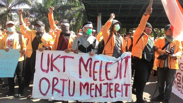 Uang Kuliah Naik Hingga 500 Persen, Mahasiswa Resah Foto : Ist