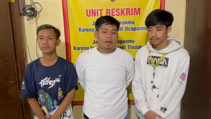 Viral Parkir Rp 100 Ribu 2 Mobil di Warpat Puncak, Begini Klarifikasi Juru Parkir Foto : Ist