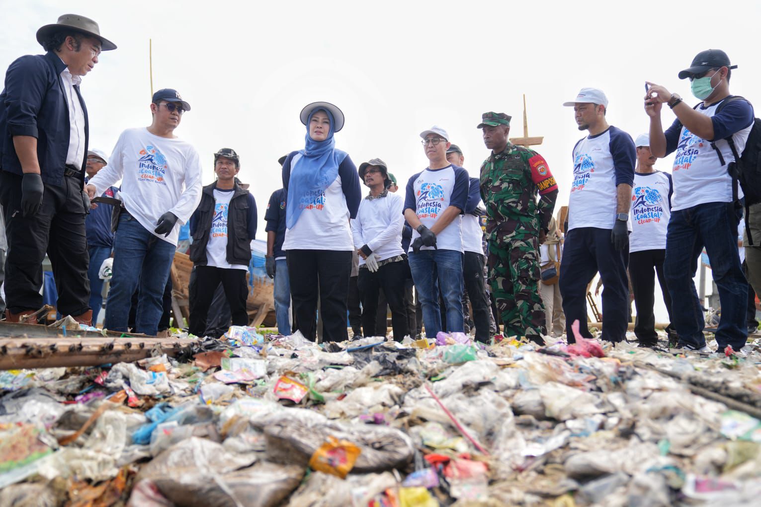 Aksi Bersih Pantai di Pantai Teluk Labuan, PGN Dukung Pantai Makin Bersih dan Lestari Foto : Ist