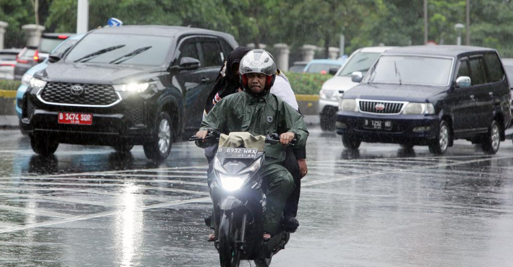 Cuaca Tangerang Jumat 14 2024, Juni Bermula Panas Terik Berujung Hujan Deras Foto : Ist
