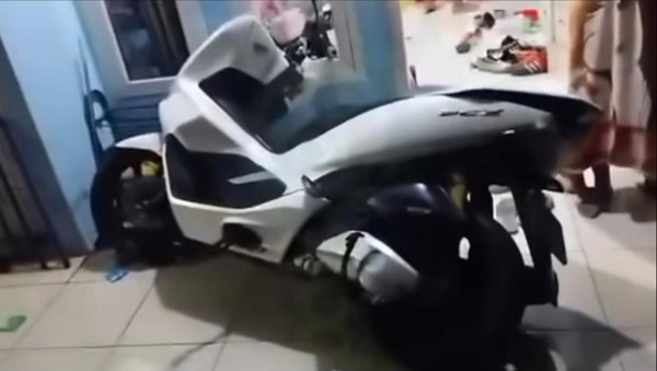 Gak Sabaran! Ojol di Depok Marah Tendang Motor Customer karena Susah Cari Alamat Foto : Ist