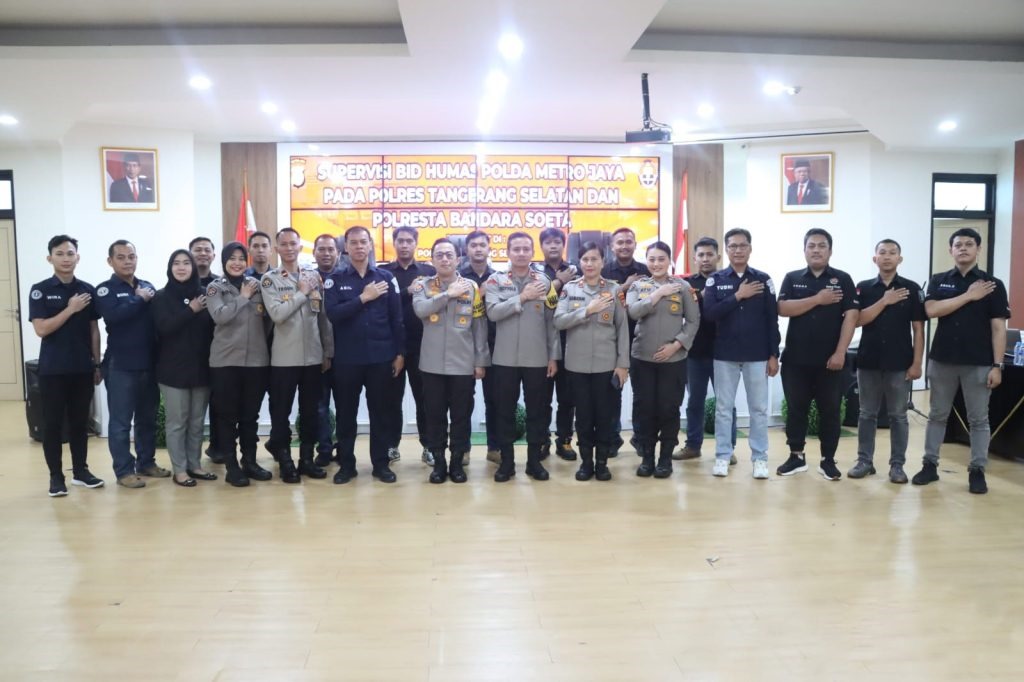 Humas Polres Tangsel Dituntut Lebih Kreatif Sebarkan Informasi Ke Masyarakat Kepala Bidang Humas Polda Metro Jaya (Kabid Humas) Kombes Pol. Ade Ary Syam Indradi, kunjungi Polres Tangerang Selatan (Tangsel) pada Rabu 5 Juni 2024.(dra)