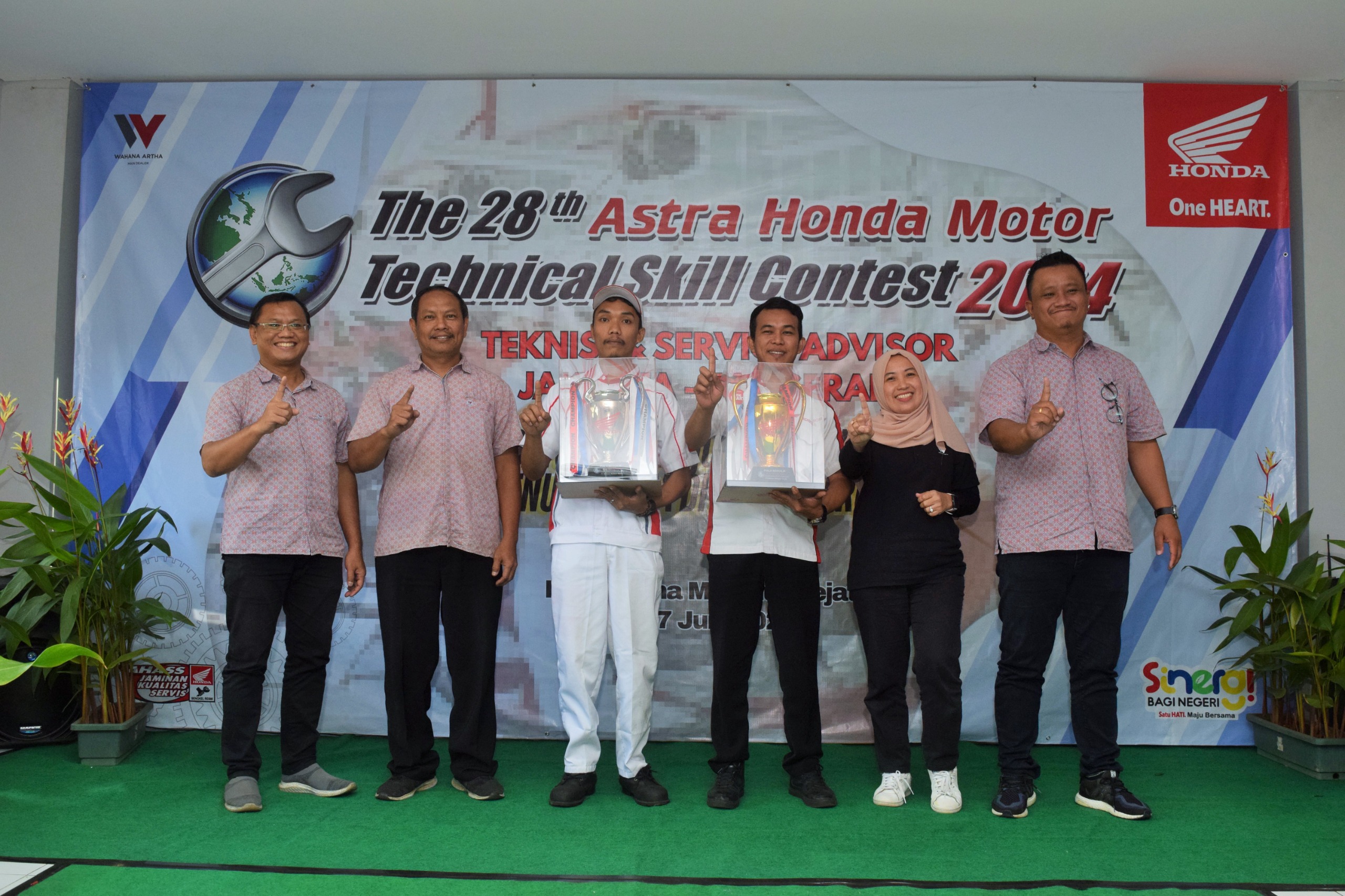 Inilah Personel Bengkel AHASS Terbaik Jakarta-Tangerang Pemenang kontes tehnikal skill di SRP, Jatake, Kota Tangerang.(ist).
