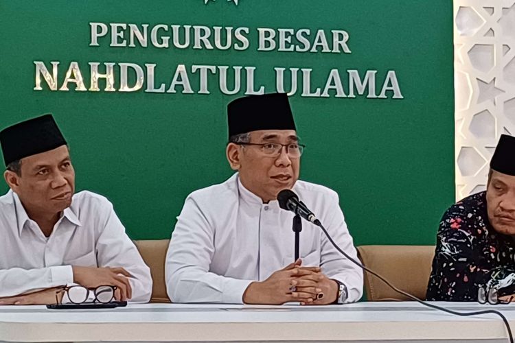 Ormas Dapat Izin Kelola Bisnis Tambang, Ketum PBNU Gus Yahya Senang Banget Ketum PBNU Gus Yahya (tengah). Foto : Ist