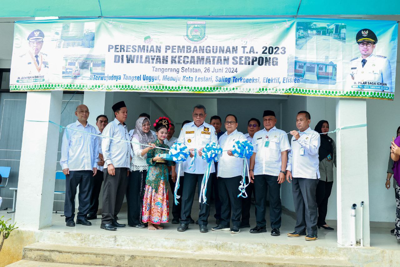 Pemkot Tangsel Tingkatkan Kualitas Pendidikan, Bangun Gedung Baru di SMPN 7 Tangsel Wali Kota Tangerang Selatan (Tangsel), Benyamin Davnie, meresmikan gedung baru di SMPN 7 Tangsel, Rabu (26/6/2024). (Ist)