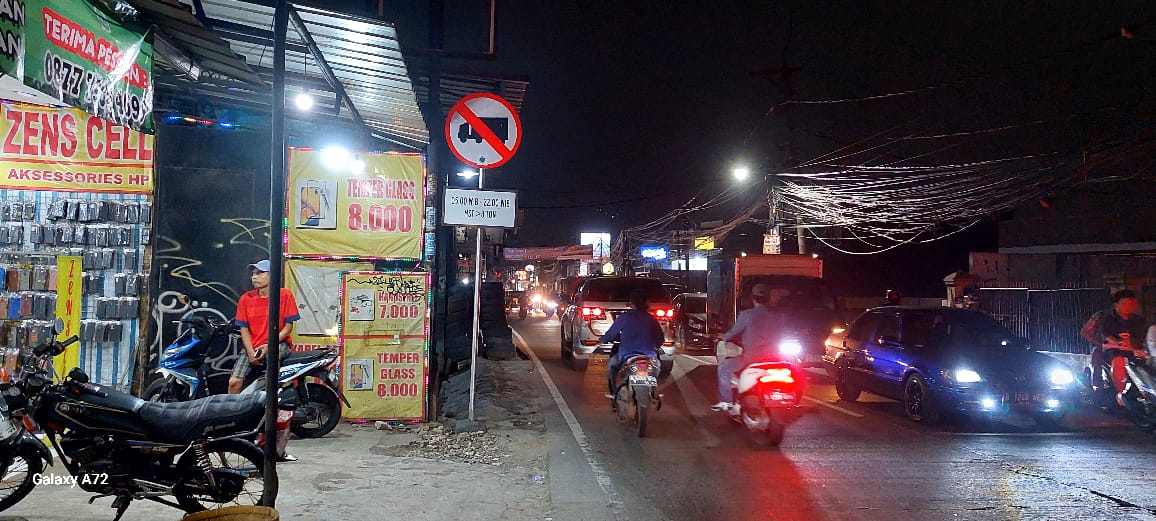 Perketat Jam Operasional Truk, Puluhan Rambu Dipasang di Sudut Kota Tangsel Foto : Ist