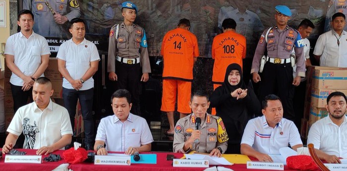 Polisi Tangkap Dua Pelaku Pemalsu Oli di Panongan dan Citra Raya Tangerang Foto : Ist