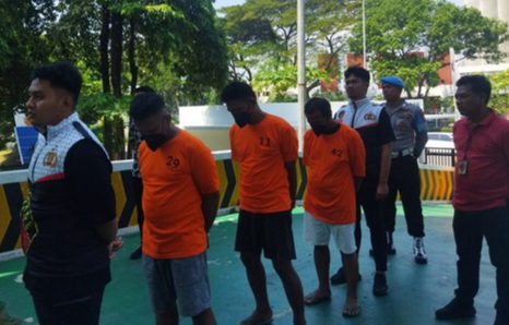 Polisi Tangkap Komplotan Penipu Hipnotis di Soetta, Ini Peran Ketiga Pelaku Foto : Ist