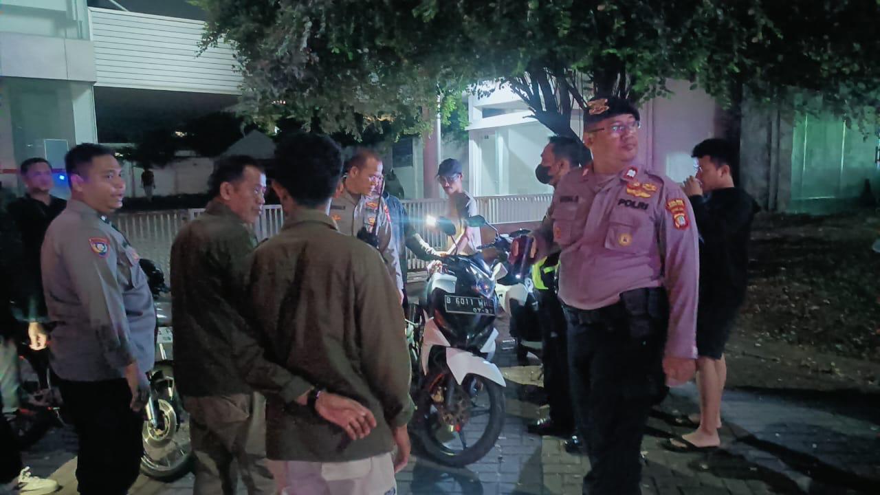 Polsek PONDOK Aren menggelar operasi malam,, dan berhasil mengamankan motor bodong dan knalpot brong.(dra)