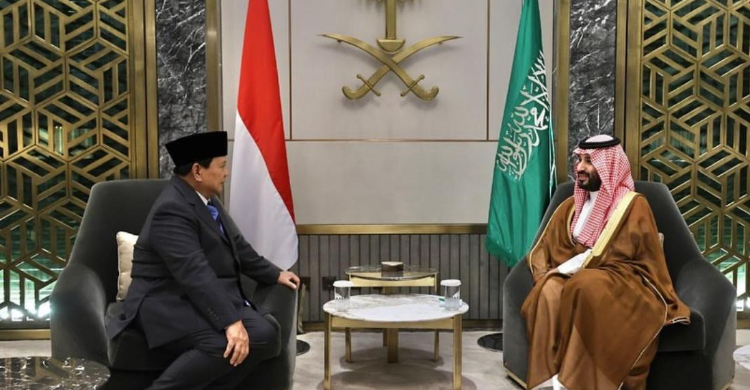 Prabowo Bersinar Di Luar Negeri Presiden terpilih Prabowo Subianto bertemu dengan Perdana Menteri Arab Saudi, Yang Mulia Pangeran Muhammad bin Salman. Foto: IG