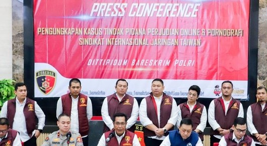 Ada Situs Judol Bermuatan Porno, Host Live Telanjang hingga Berhubungan Intim! Foto : Ist