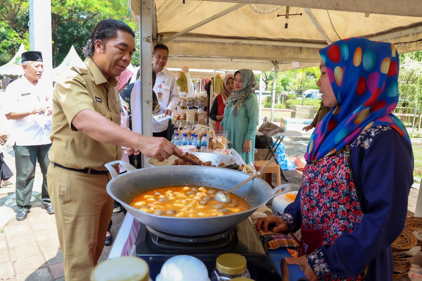 Al Muktabar Buka Bazar Pasar Murah Dalam Rangka MTQ XXI Provinsi Banten Tahun 2024 Foto : Humas Pemprov