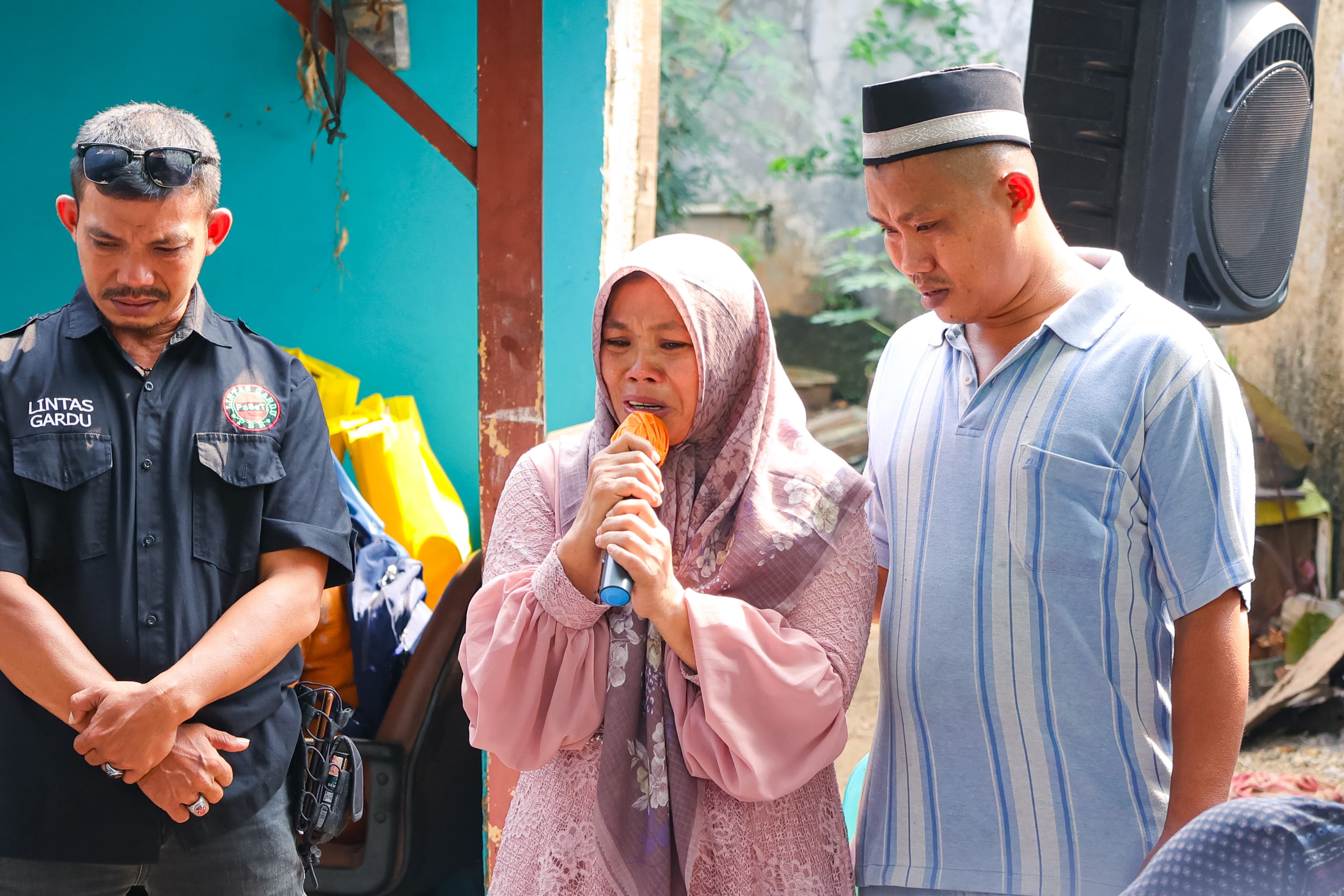 Banjir Air Mata Bu Nunung di Hadapan Benyamin, Bersyukur Rumahnya Tak Lagi Bocor Foto : Ist