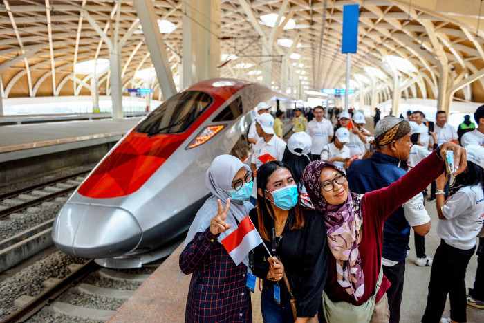Cetak Rekor Lagi, Libur Sekolah Penumpang Whoosh Tembus 24 Ribu Orang Per Hari Foto : Ist