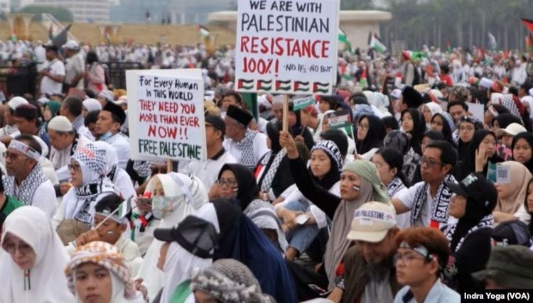 DPR Usul Bikin Aturan Boikot Produk Israel Demo save Palestina. Foto : Ist