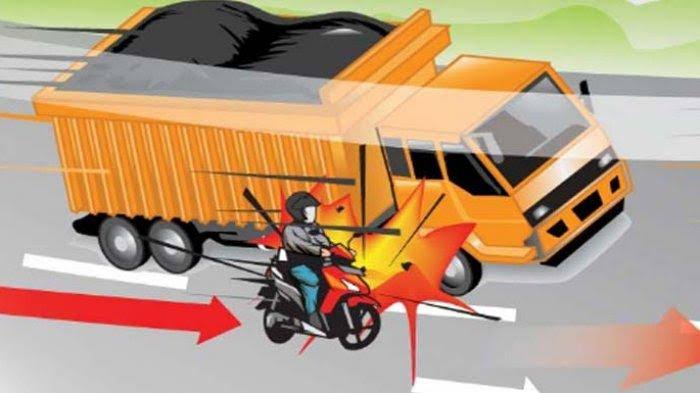 Gagal Nyalip Truk dari Sisi Kiri, Pemotor Ibu-ibu di Cireundeu Tewas Seketika Foto : Ist