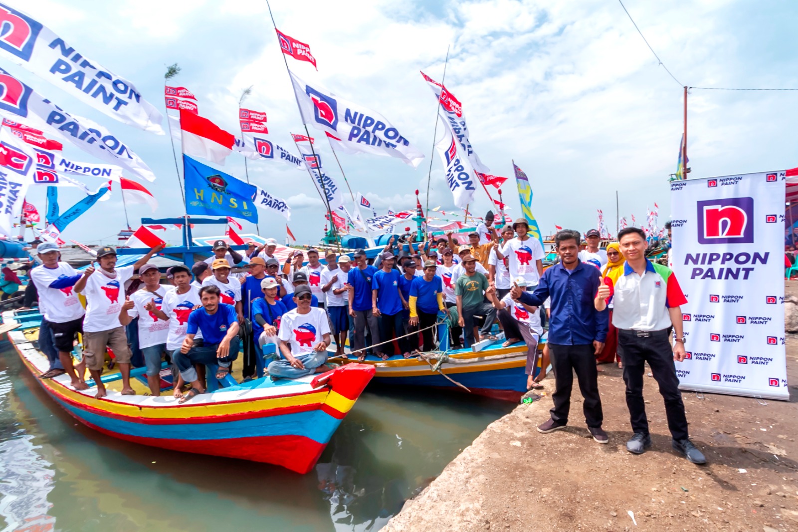 Hari Nelayan Internasional, Nippon Paint Donasikan 1.150 Liter Cat untuk Nelayan Kampung Cikubang Nippon Paint donasikan 1.150 liter cat untuk nelayan Kampung Cikubang. (Ist)