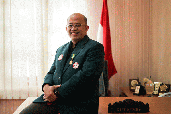 IDI Minta Penempatan Dokter Diatur Pemerintah Pusat Ketua IDI Adib Khumaidi. Foto ::Ist