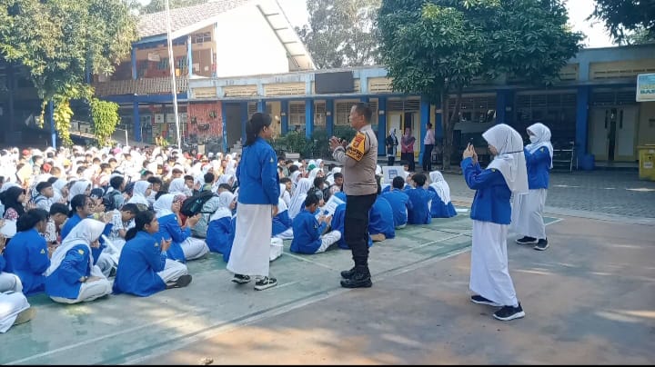 Mengawali Tahun Ajaran Baru 2024-2025. Polsek Pondok Aren, Sambangi Sekolah. Foto : Ist