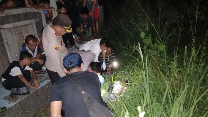 Pria Ditemukan Tewas Membusuk di Samping Kuburan Tangerang Foto : Ist