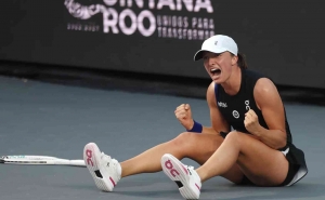 Tenis Grand Slam Wimbledon 2024, Swiatek Meluncur Mulus Foto : Ist