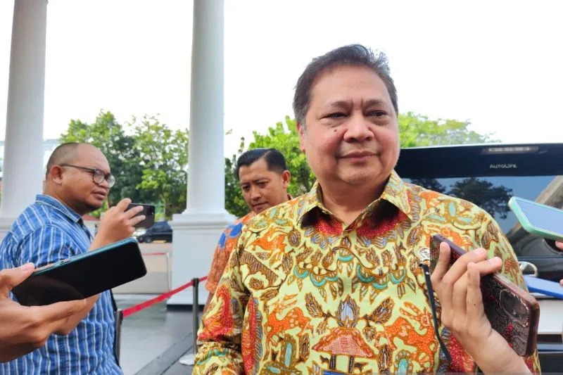 Cawagub Ridwan Kamil Inisial S Ketum Golkar Airlangga Hartarto. Foto : Ist