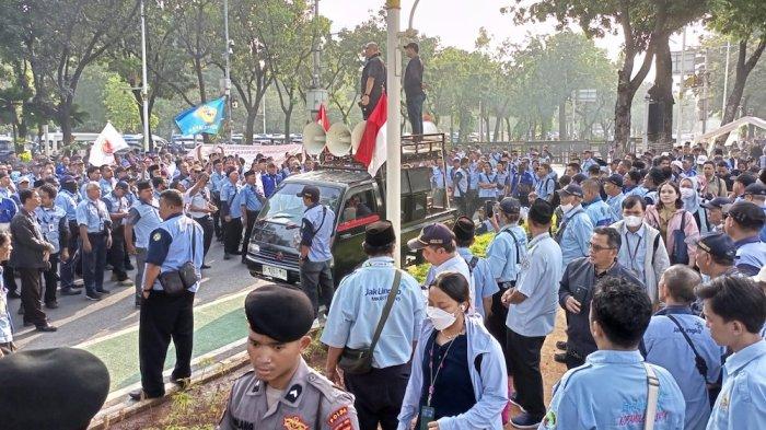 Demo Sopir Mikrotrans Tak Boleh Ganggu Aktivitas Warga Foto : Ist