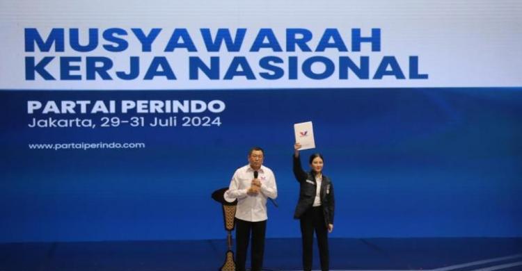 Harry Tanoe Serahkan Tongkat Perindo Ke Putrinya, Netizen Nyolek Megawati Foto : Ist