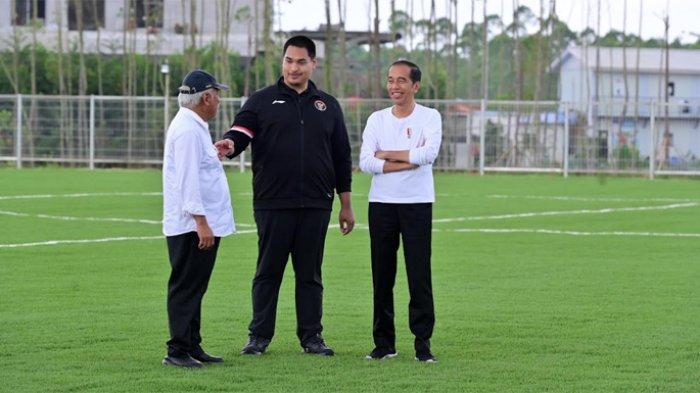 Jokowi Bisa Tidur Enak, Pembangunan IKN Sudah Kelihatan Hasilnya Presiden Jokowi saat berada pusati latihan PSSI di IKN.Foto : Ist