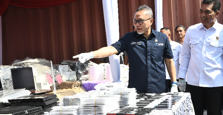Mendag Zulkifli Rajin Bongkar Barang Impor Ilegal Foto : Ist