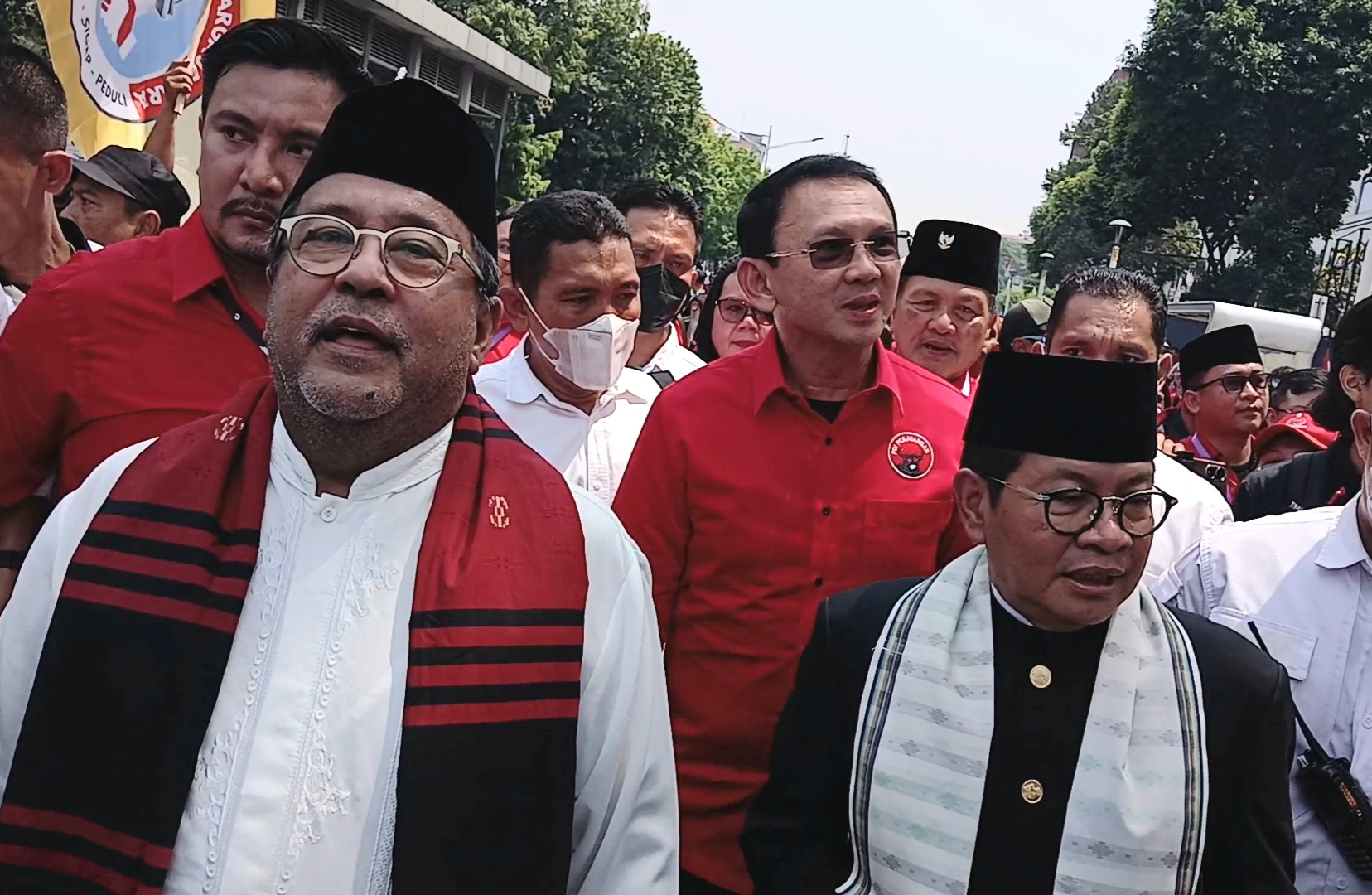 Naik Oplet, Pramono-Rano Karno Daftar Pilgub Jakarta Foto : Ist