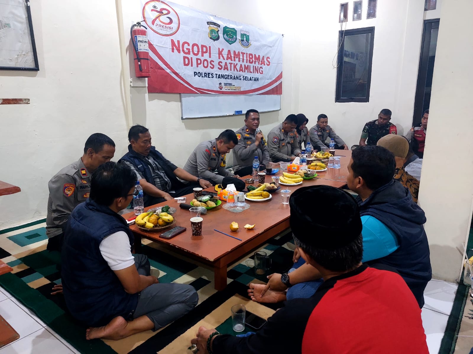 Ngopi Kamtibmas di Reni Jaya, Wakapolres Tangsel : Wanti-wanti Warga Jaga Kesatuan Dalam Hadapi Pilkada Foto : Ist
